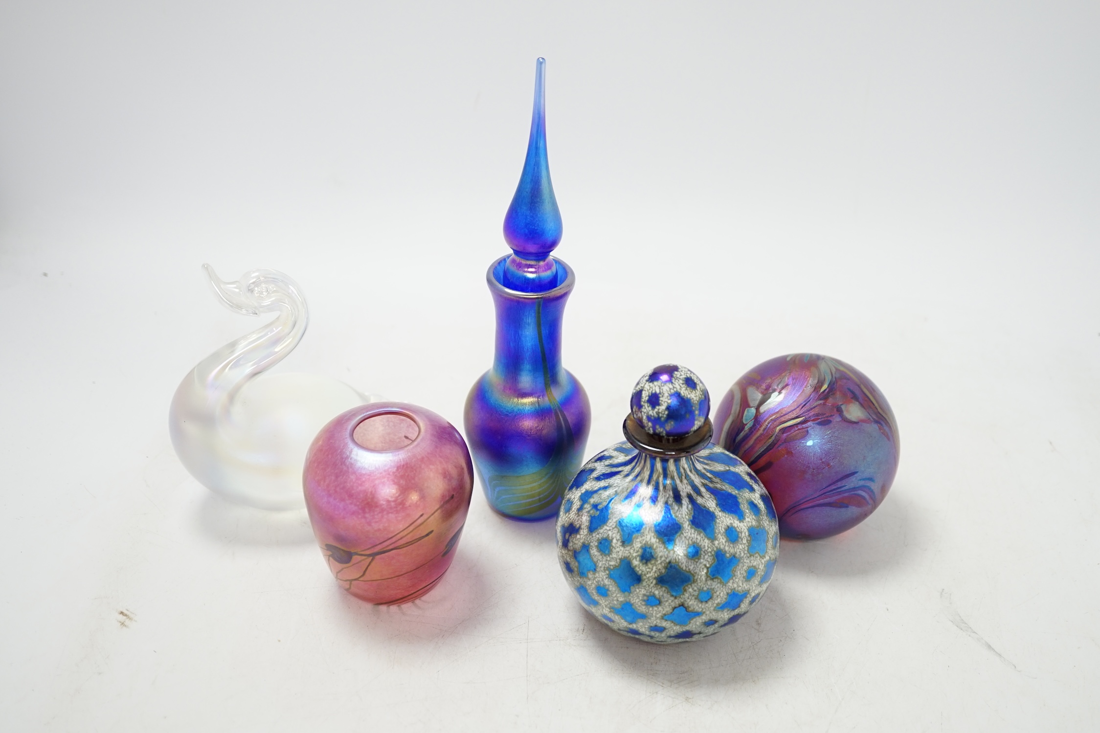 Five pieces of art glass to include four pieces of Glasform and a Siddy Langley spherical scent bottle and stopper, 21cm. Condition - good